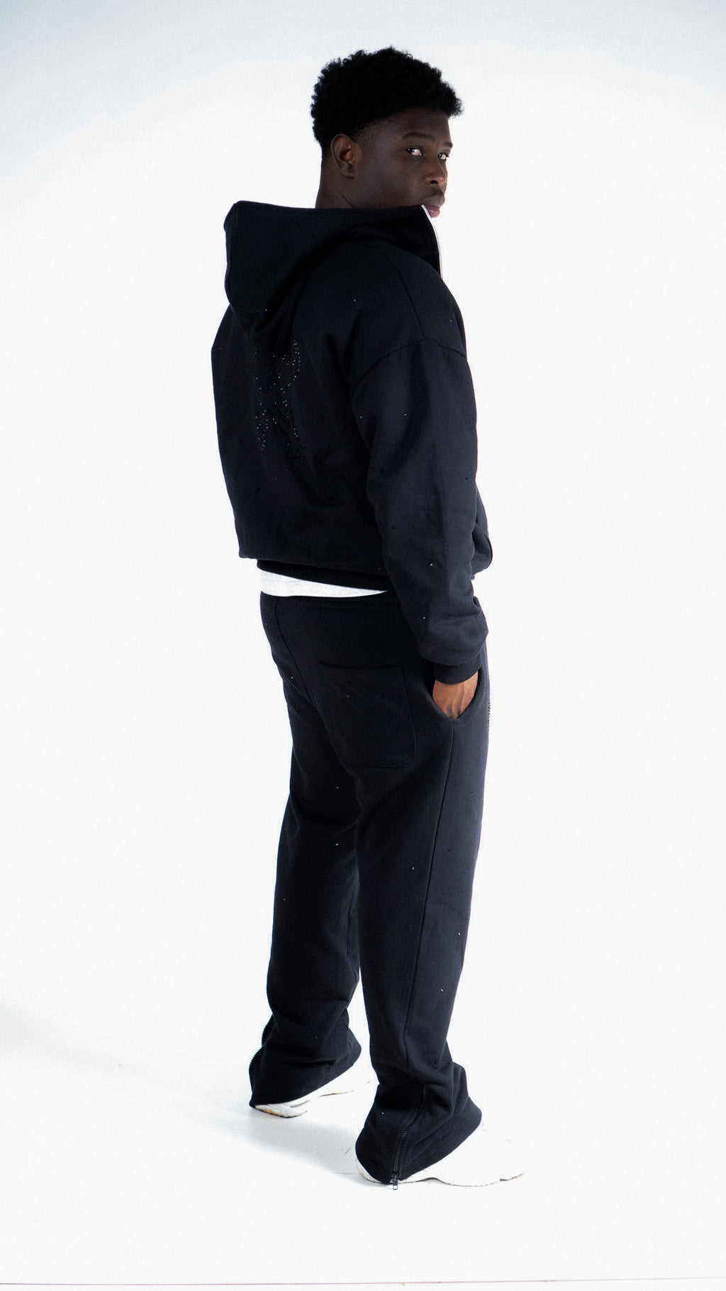 NOVVM ESSENCE BLVCK TRACKSUIT